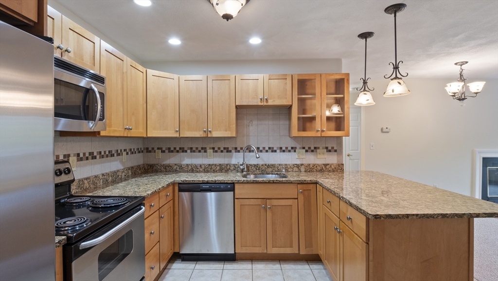 7 Thomas St J16