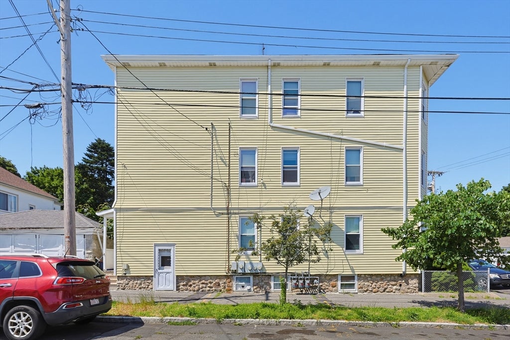 65 Arlington St, New Bedford, MA, 65 Arlington St, New Bedford, MA Photo #4