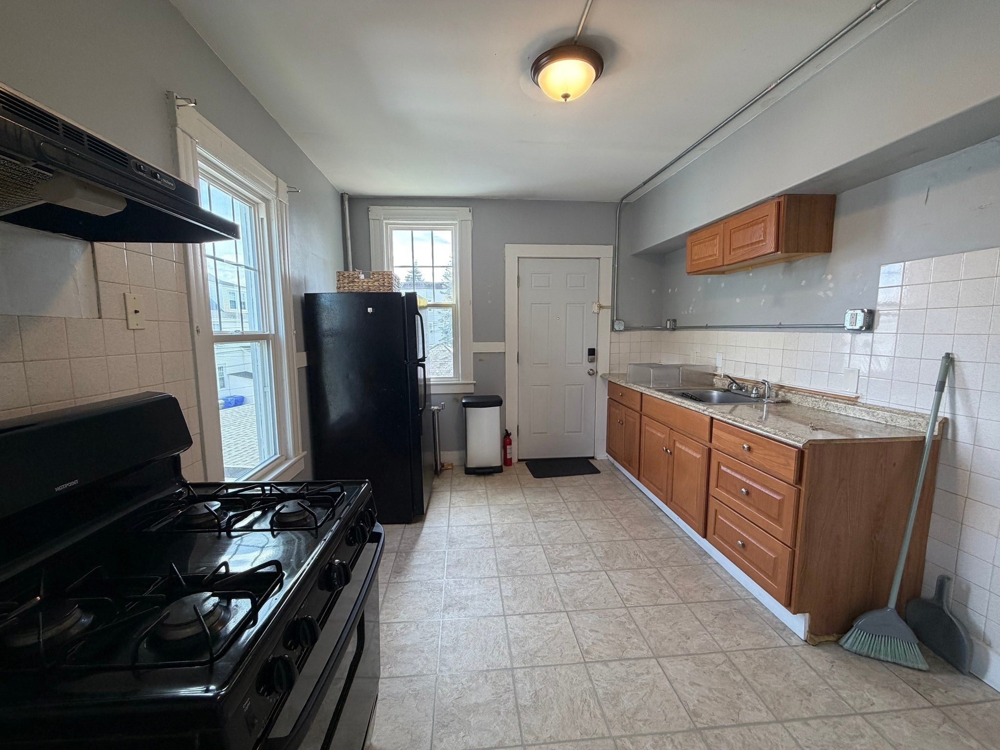 15-19 Litchfield St, Springfield, MA Photo #4