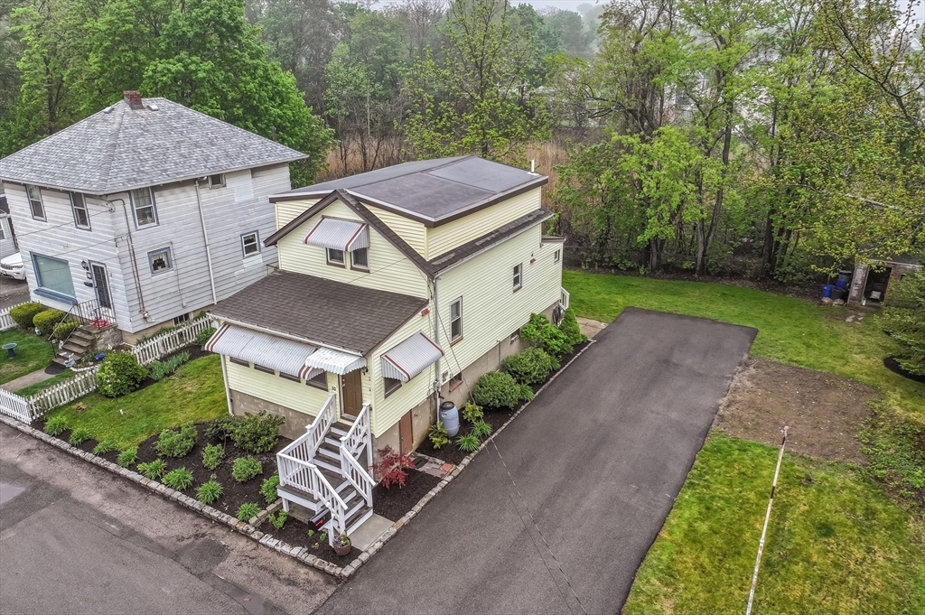 30 Lakeside Ave