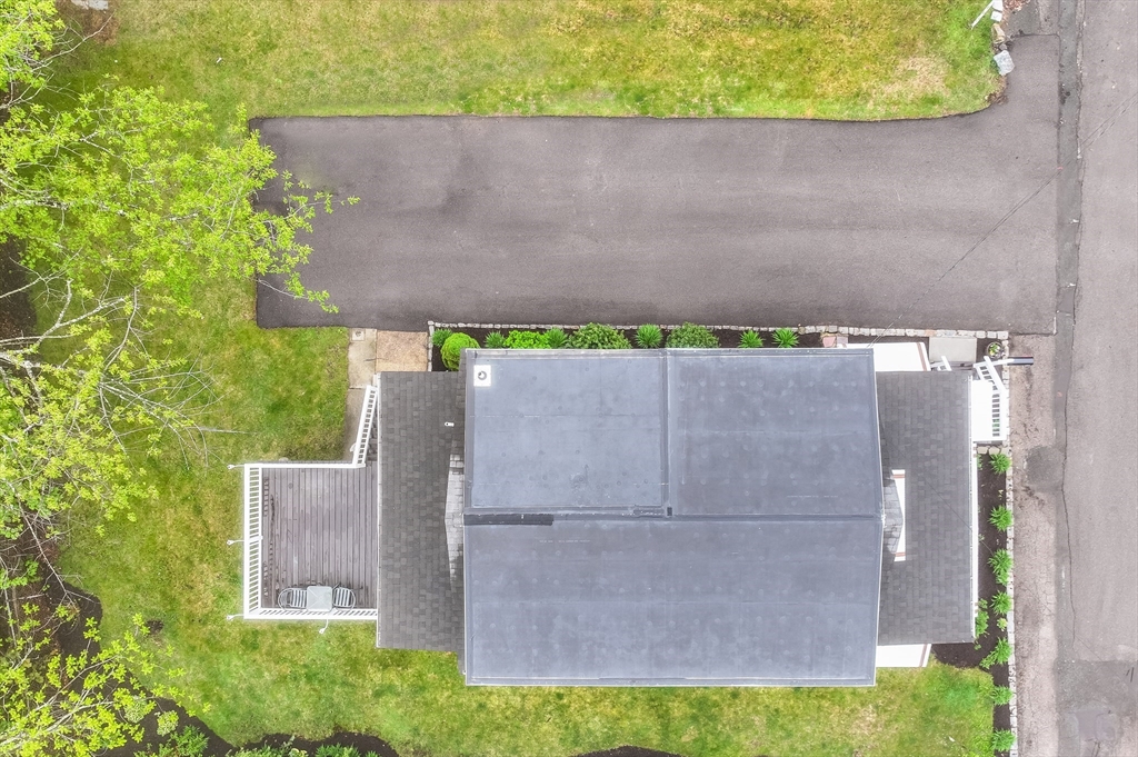 30 Lakeside Ave