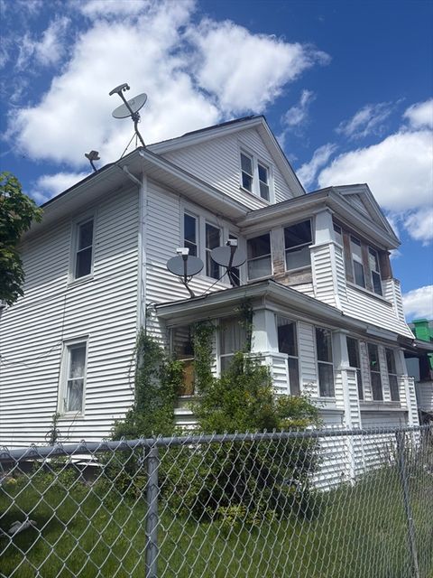 Photo of 646-648 Carew St, Springfield, MA 01104 (MLS # 73536081)