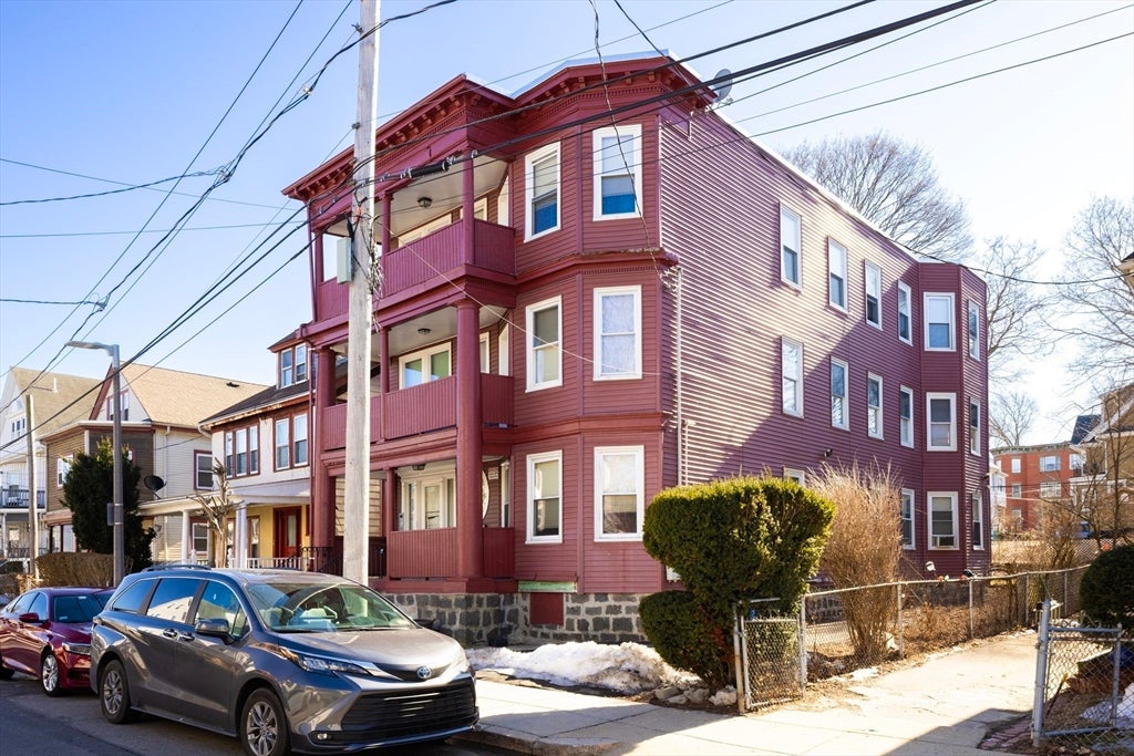 89 Ruthven Street