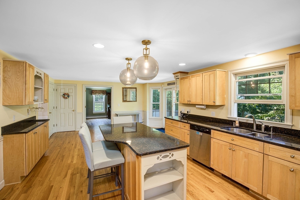 22 Long Hill Rd