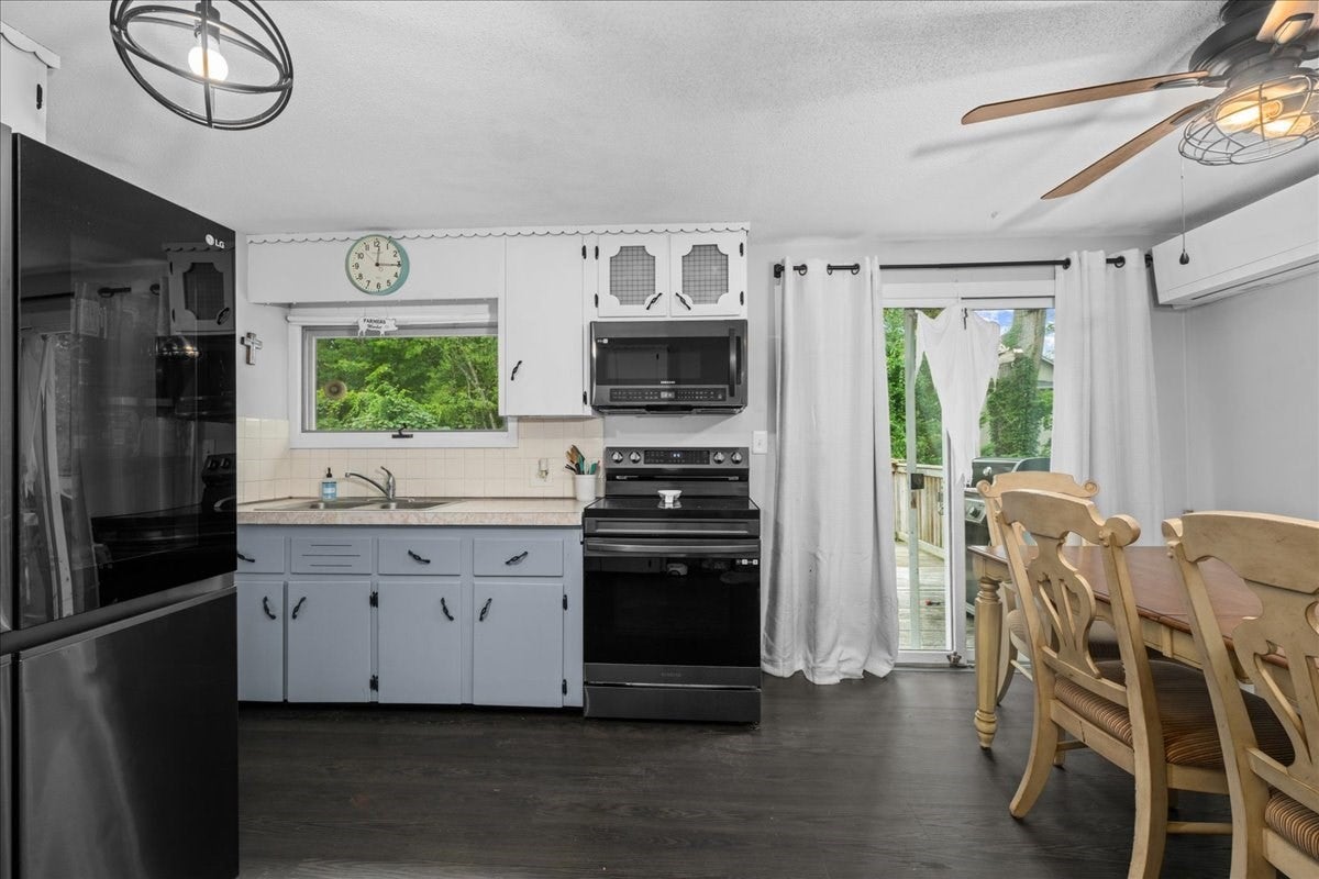 3 Vine St, Webster, MA, 3 Vine St, Webster, MA Photo #8