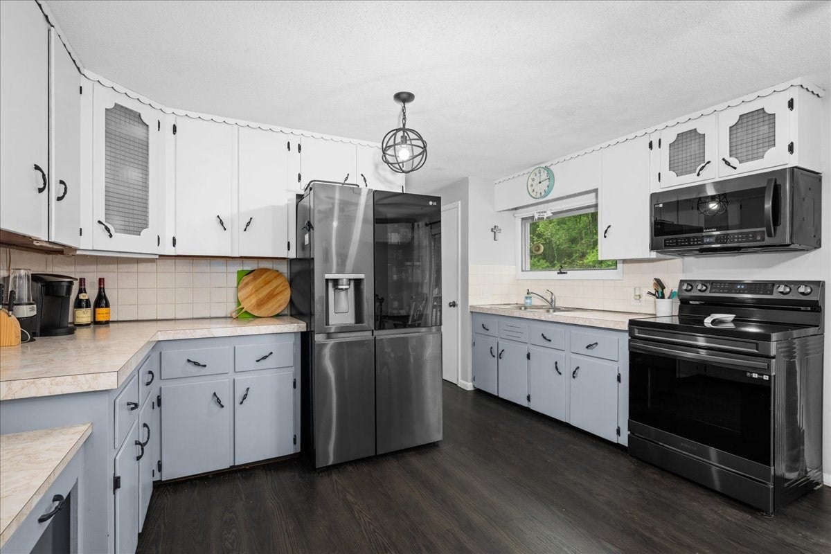3 Vine St, Webster, MA, 3 Vine St, Webster, MA Photo #7