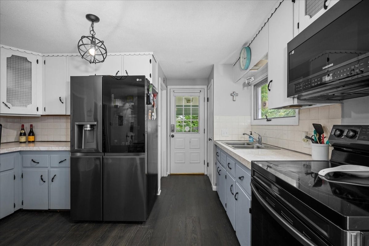 3 Vine St, Webster, MA, 3 Vine St, Webster, MA Photo #9