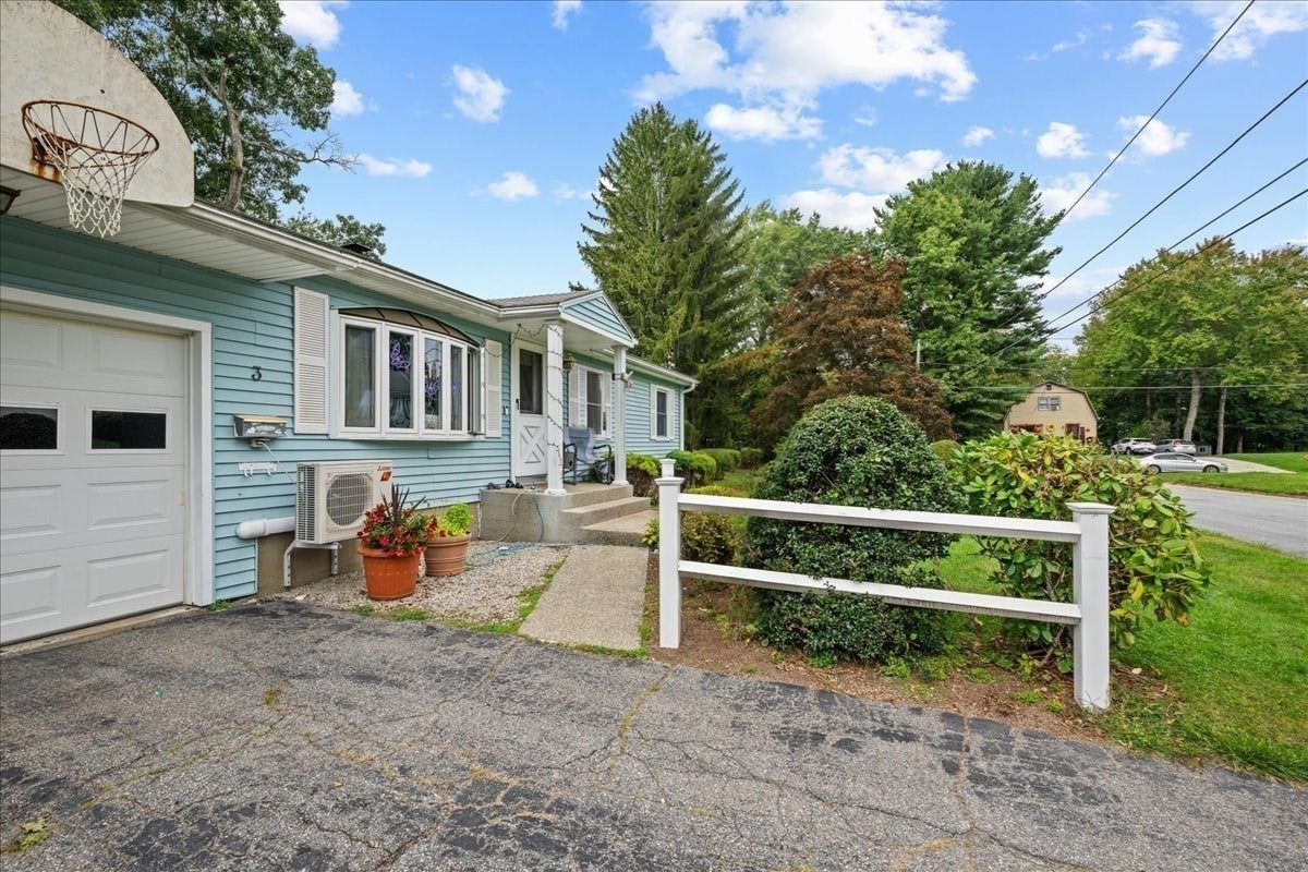 3 Vine St, Webster, MA, 3 Vine St, Webster, MA Photo #21