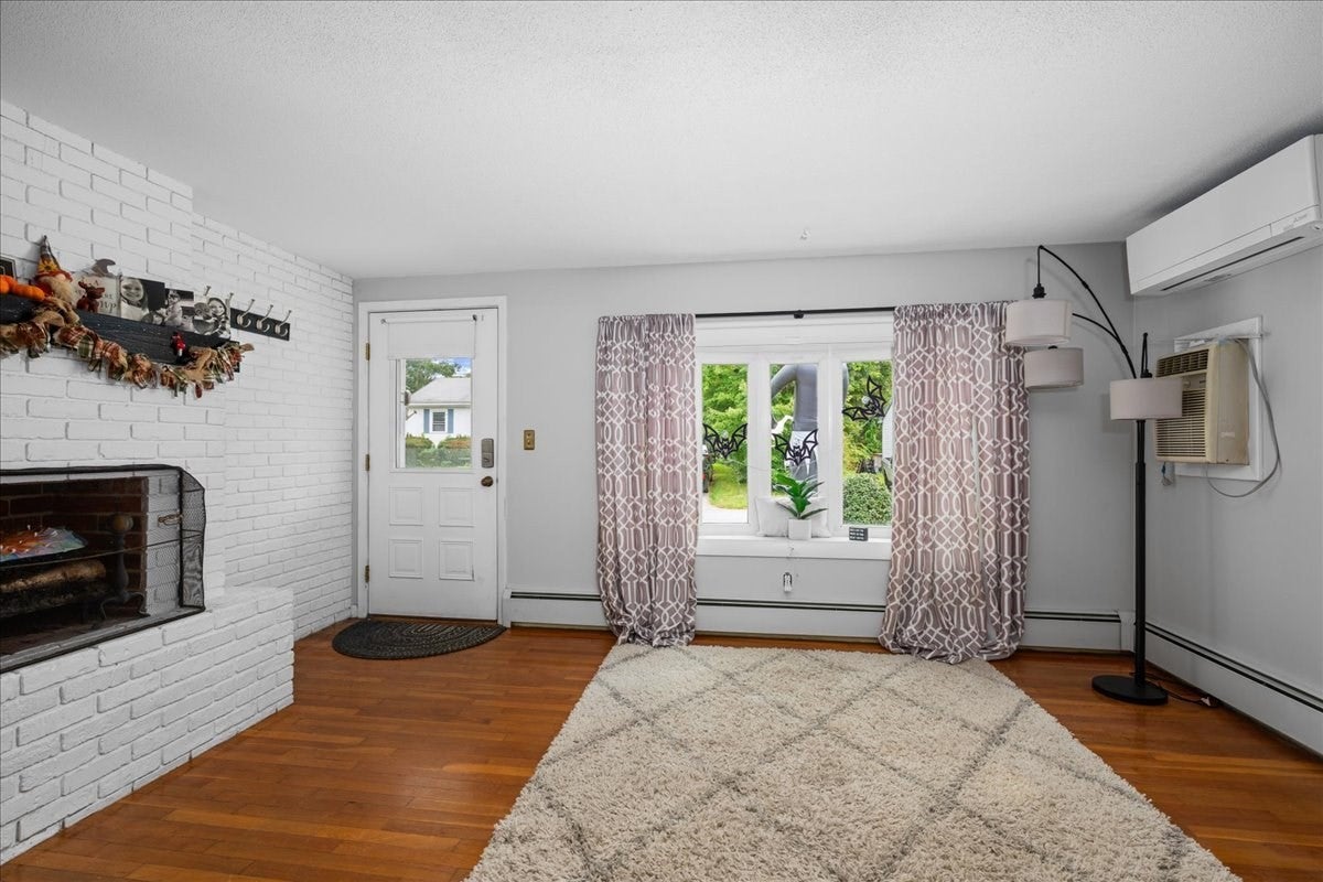 3 Vine St, Webster, MA, 3 Vine St, Webster, MA Photo #6