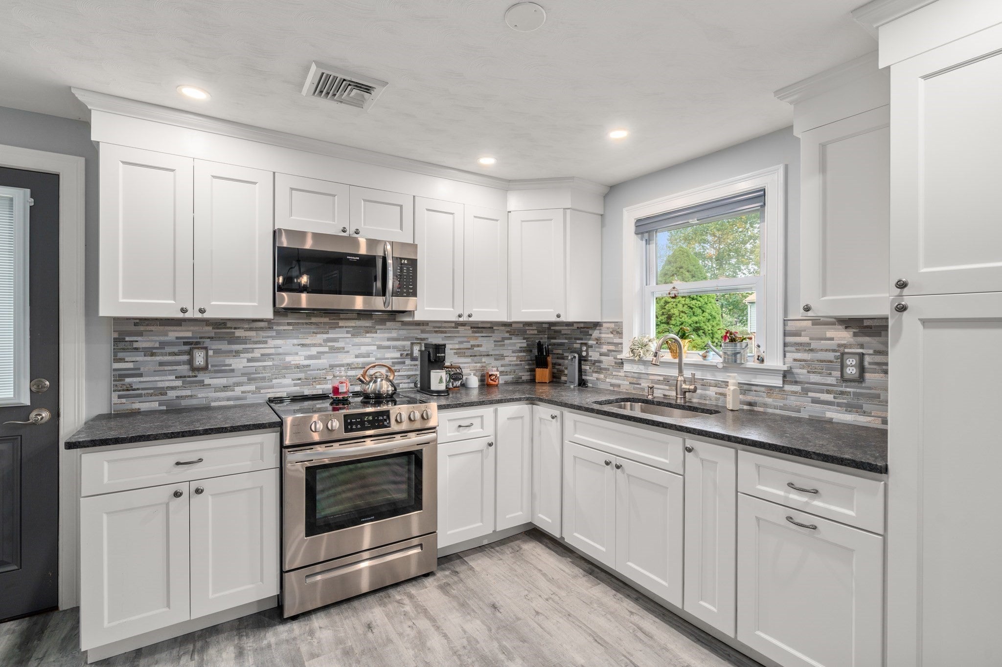 18 Julie Ave, Brockton, MA, 18 Julie Ave, Brockton, MA Photo #4