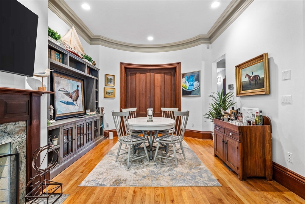 16 Holyoke St 2