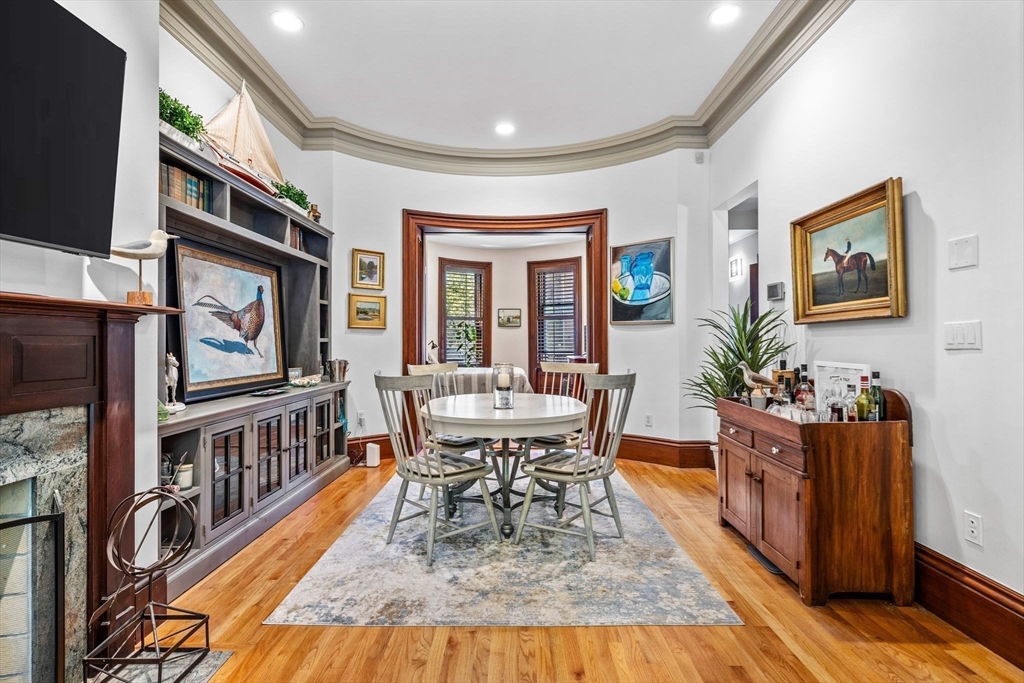 16 Holyoke St 2
