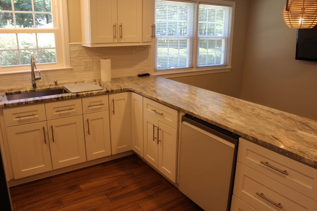 206 Debbie Drive, Leominster, MA, 206 Debbie Drive, Leominster, MA Photo #4