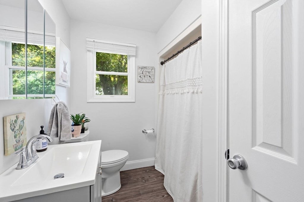33 Deer Pond Drive, Leicester, MA Photo #15