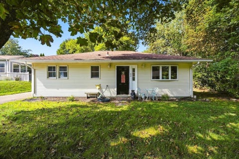 Photo of 33 Deer Pond Drive, Leicester, MA 01524 (MLS # 73568747)