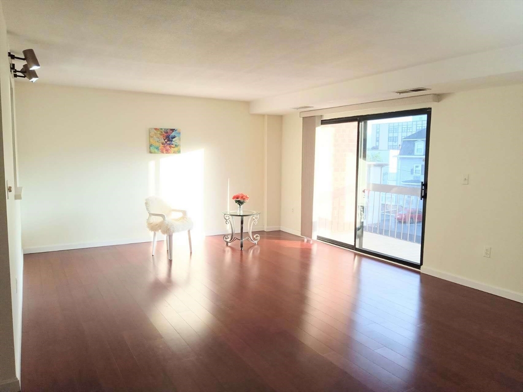 12 Mount Vernon St 25