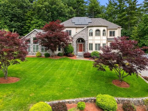16 Woodberry Way Dracut MA 01826