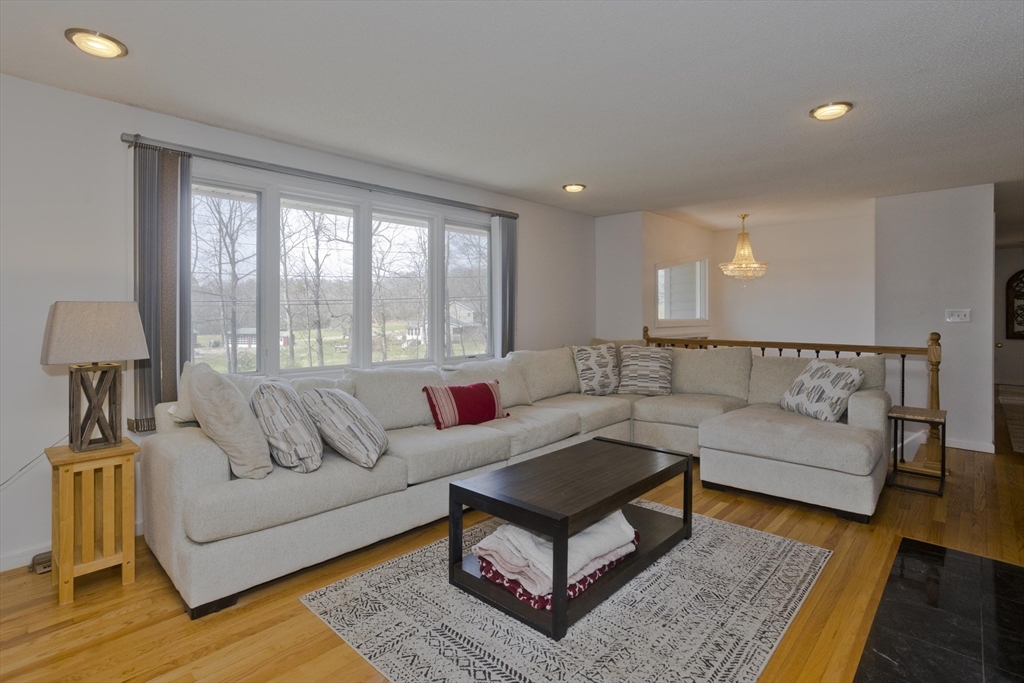 62 Davis Rd
