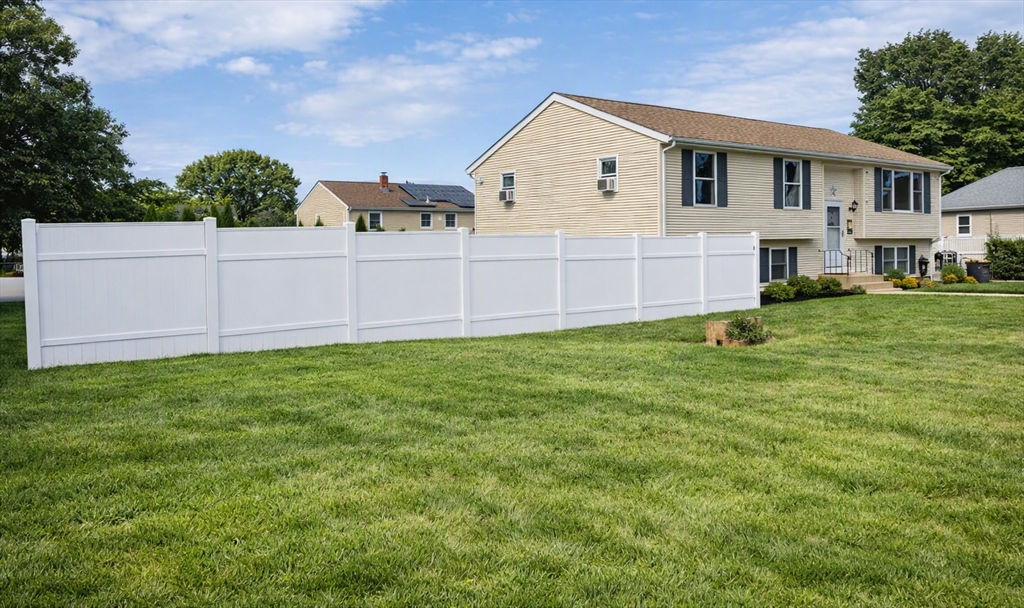 37 Leigh Street, Seekonk, MA Photo #2