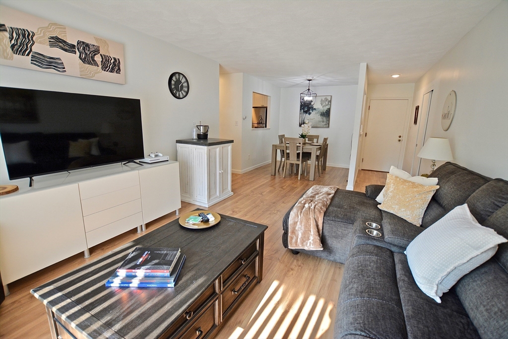 151 Bittersweet Ln 208