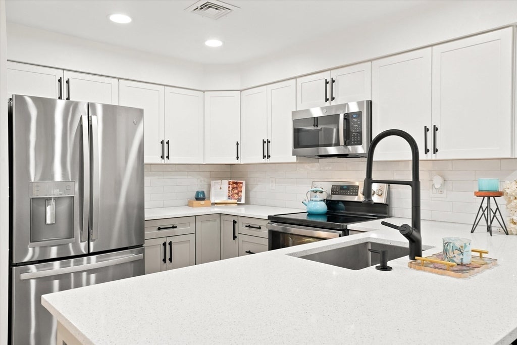 37 Constitution Ln #39, Danvers, MA, 37 Constitution Ln #39, Danvers, MA Photo #16