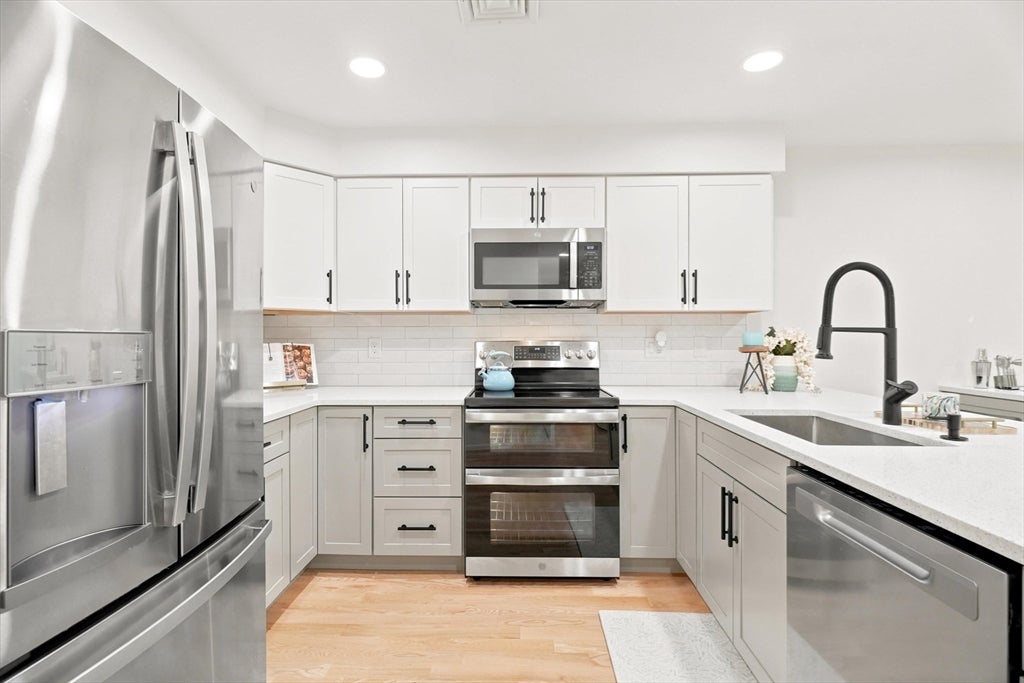 37 Constitution Ln #39, Danvers, MA, 37 Constitution Ln #39, Danvers, MA Photo #17