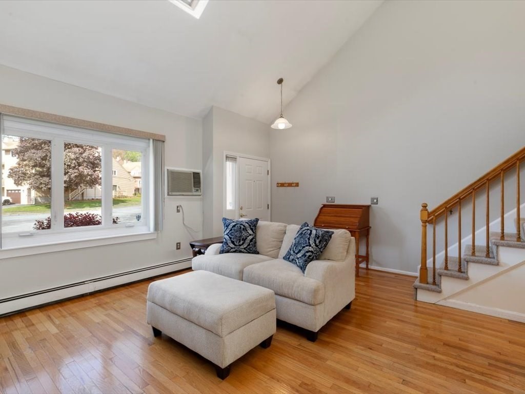 44 Casablanca Ct 44