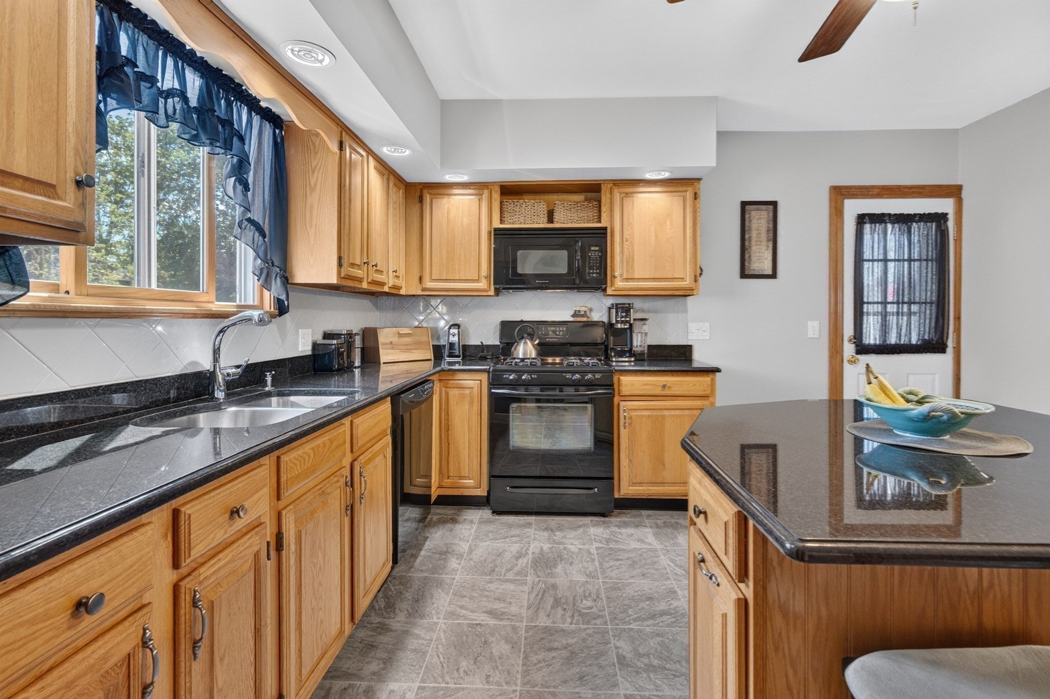 19 Wilson Rd, Stoneham, MA, 19 Wilson Rd, Stoneham, MA Photo #9