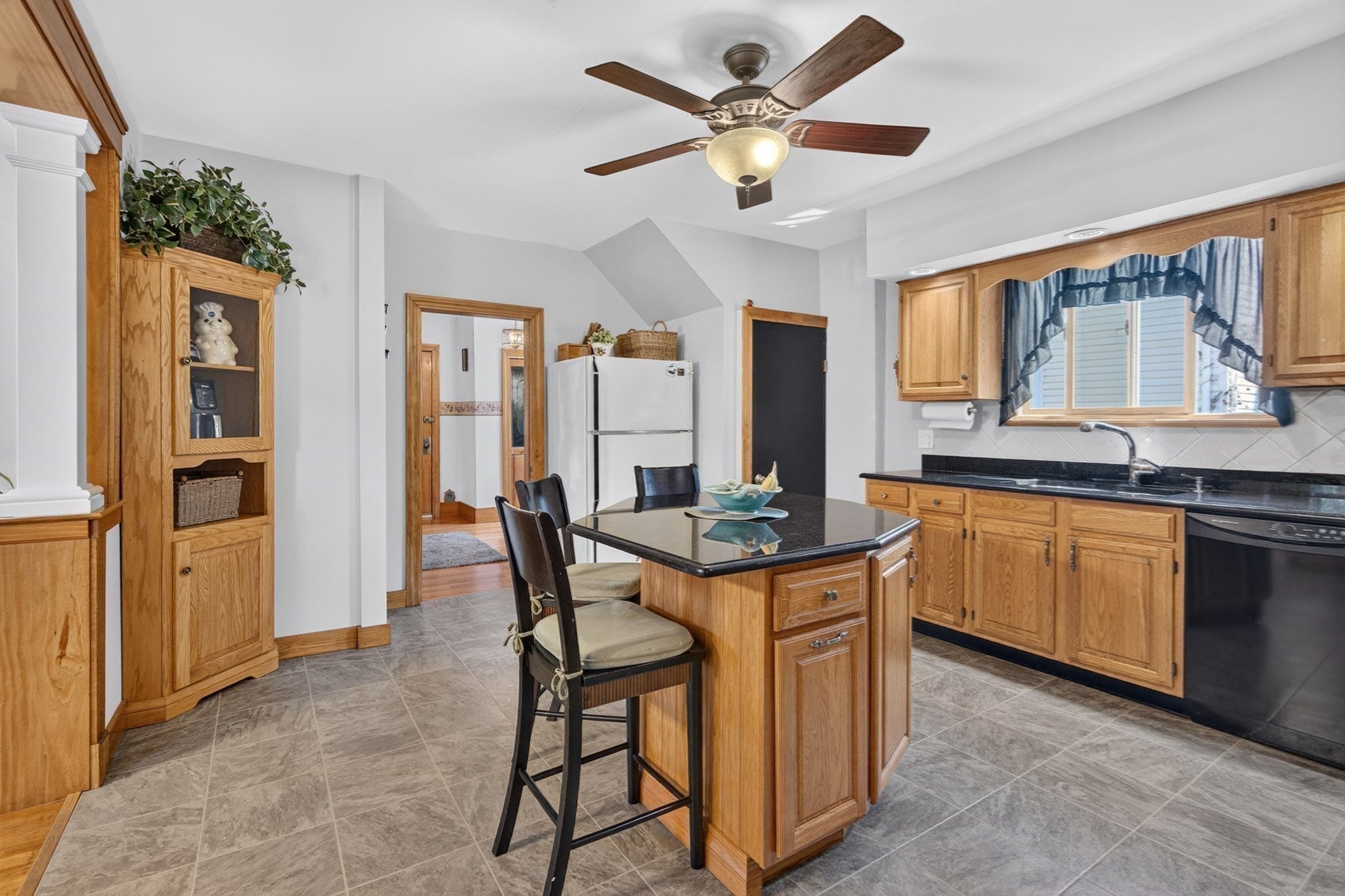 19 Wilson Rd, Stoneham, MA, 19 Wilson Rd, Stoneham, MA Photo #8