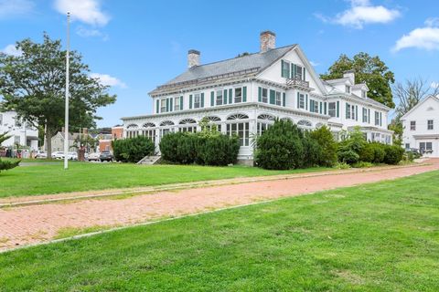 145 Main St Amesbury MA 01913