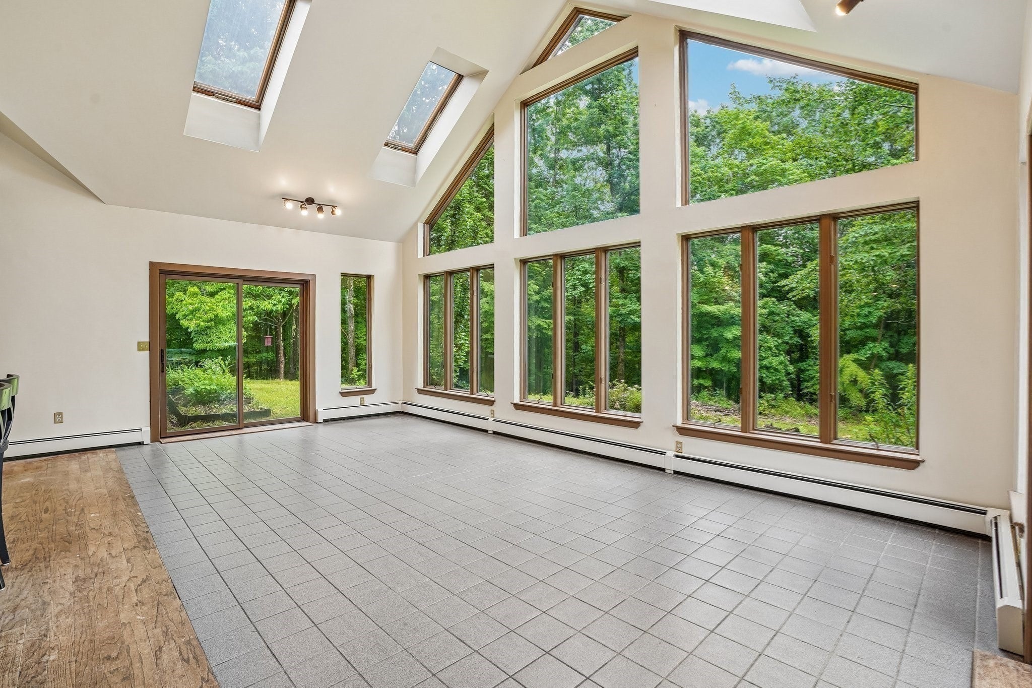 76 Foster Rd