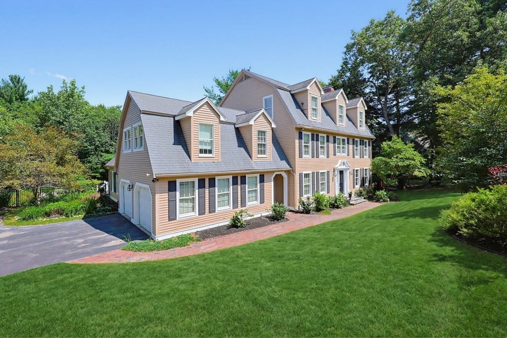25 Erin Way