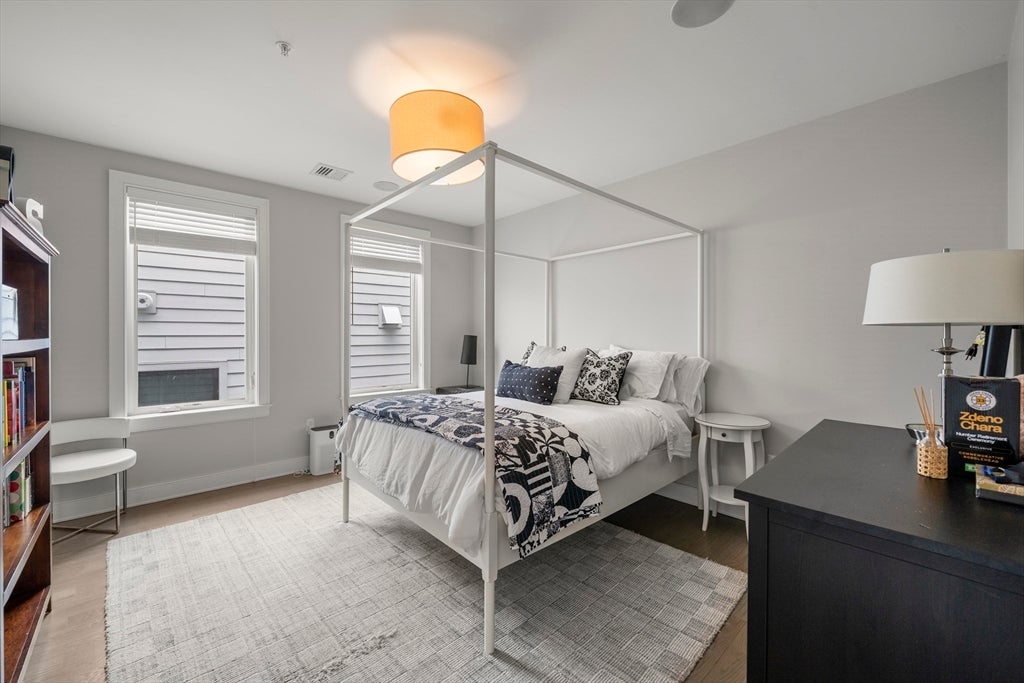 407 W 1st St #302, Boston, MA Photo #19