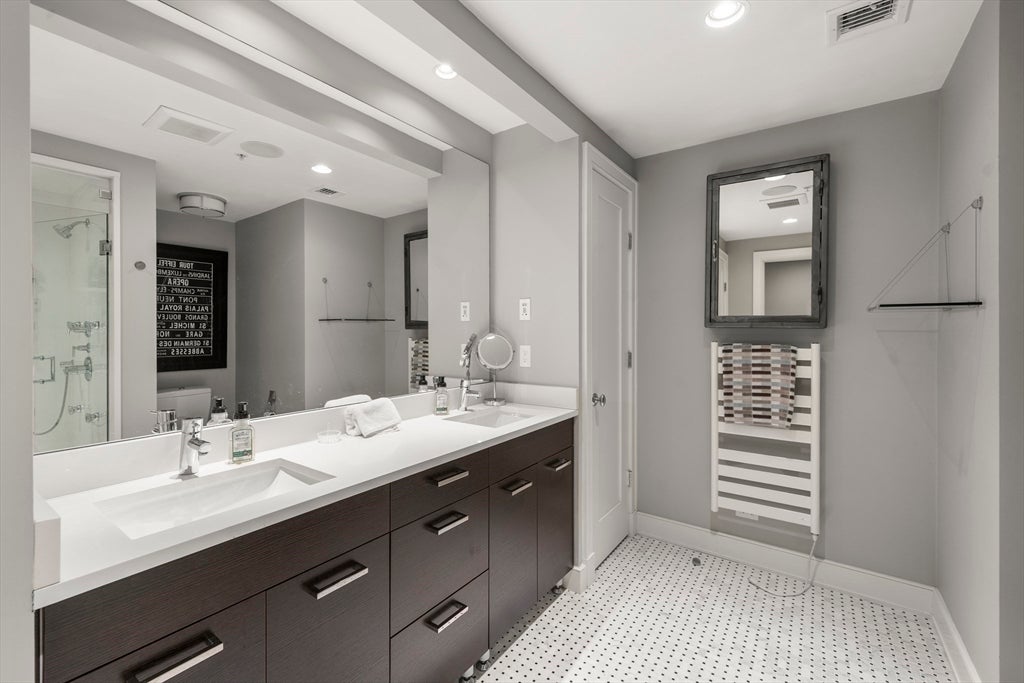 407 W 1st St #302, Boston, MA Photo #16