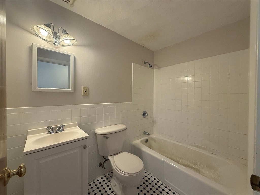 12 Border St #B3, Lynn, MA, 12 Border St #B3, Lynn, MA Photo #9