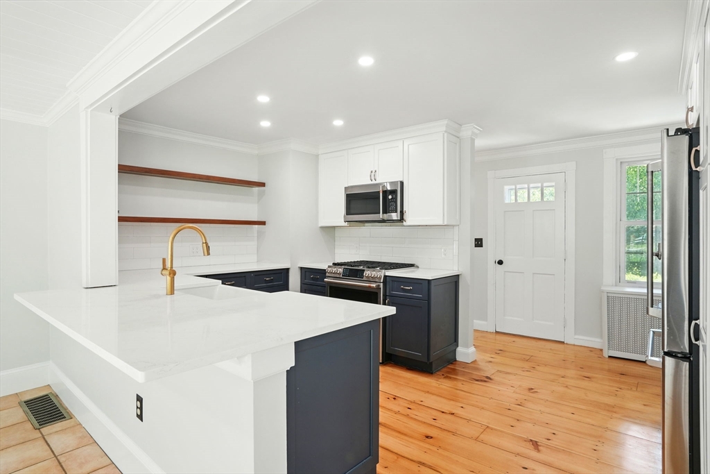 245 Elm St