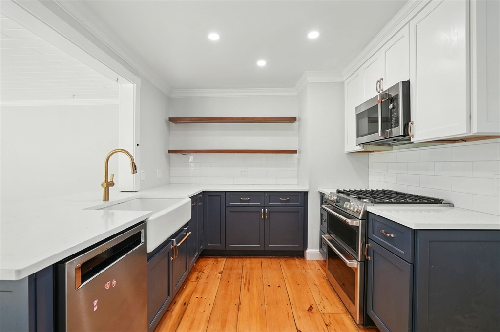 245 Elm St