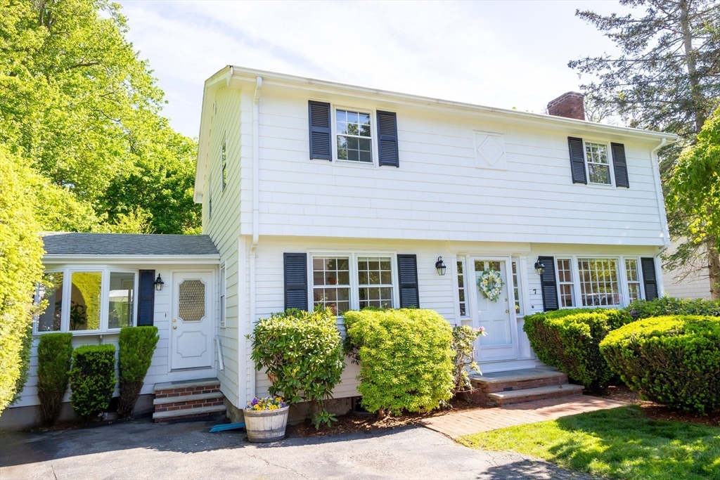 7 West Ferdinand St