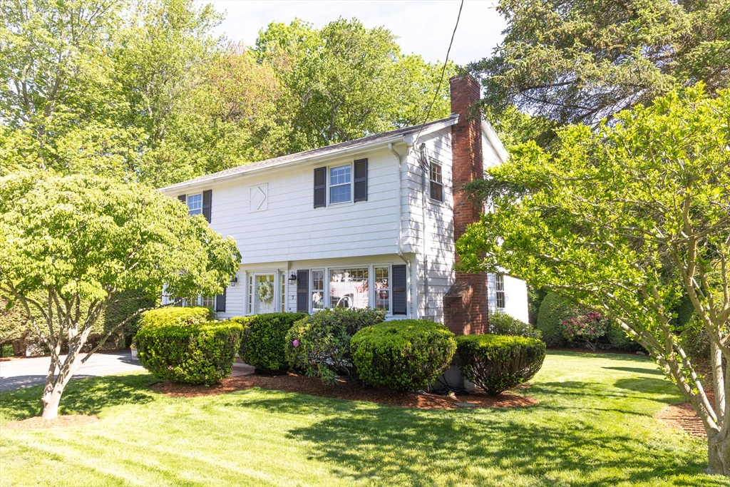 7 West Ferdinand St