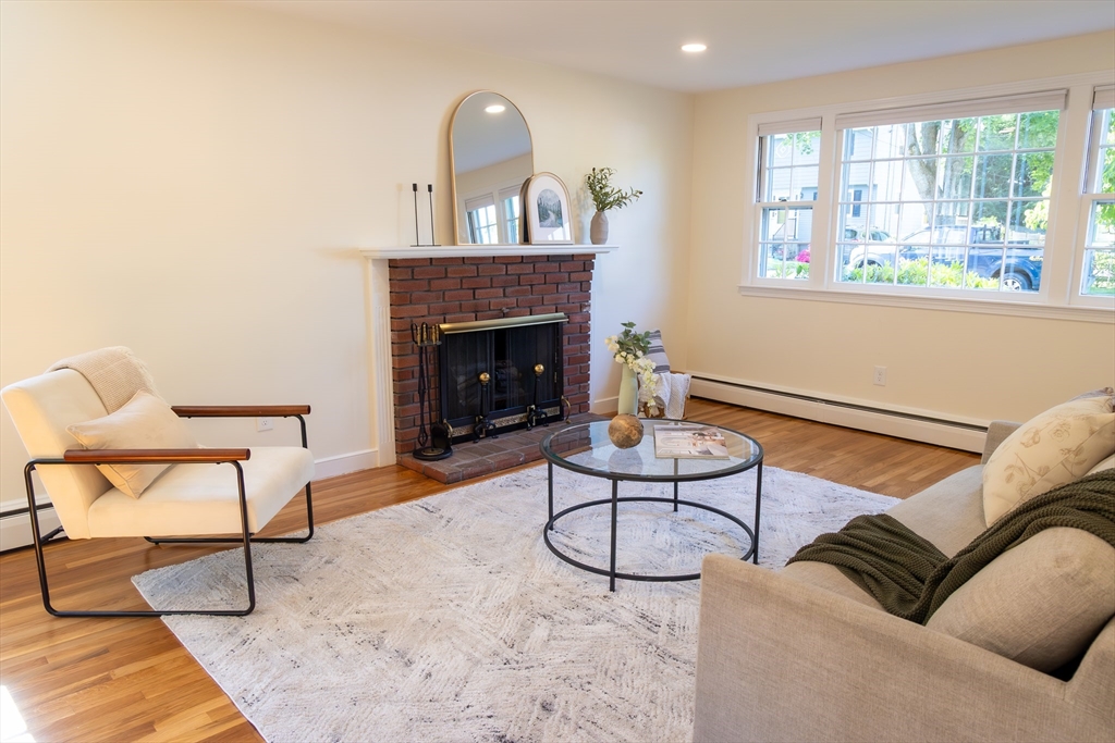7 West Ferdinand St