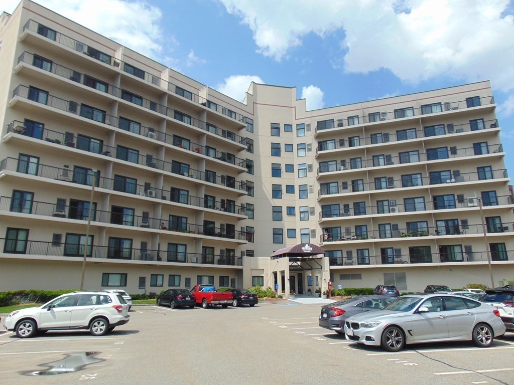 Click for 133 Commander Shea Blvd #621, Quincy, MA slideshow