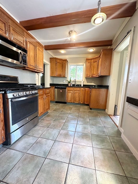 34 Rotch St, New Bedford, MA Photo #23