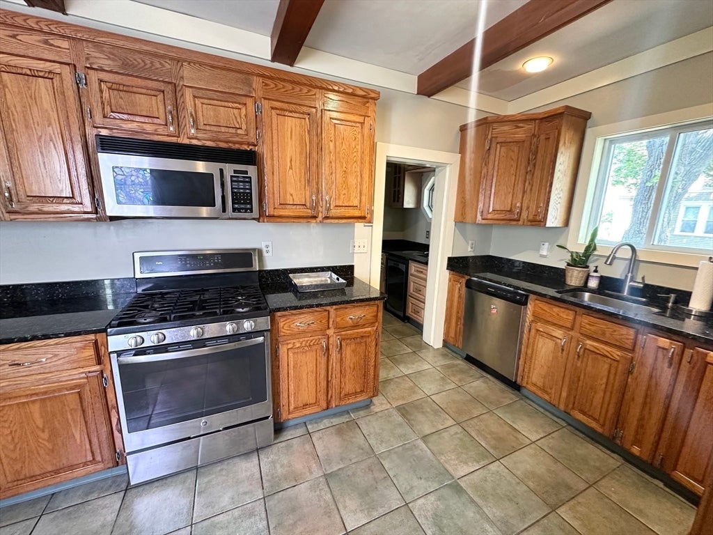 34 Rotch St, New Bedford, MA Photo #24