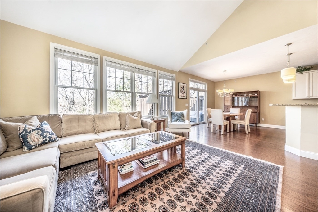 7 Sea Spray Ave 555