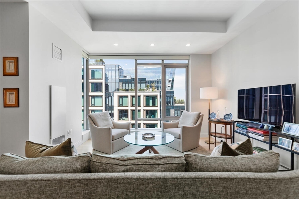 135 Seaport Blvd 1901