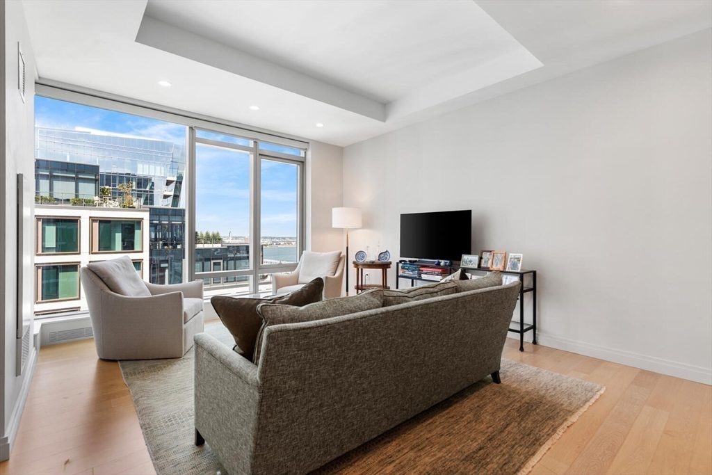 135 Seaport Blvd 1901