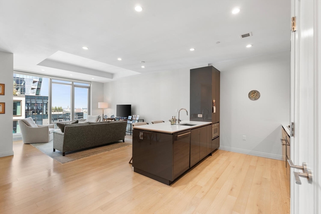 135 Seaport Blvd 1901