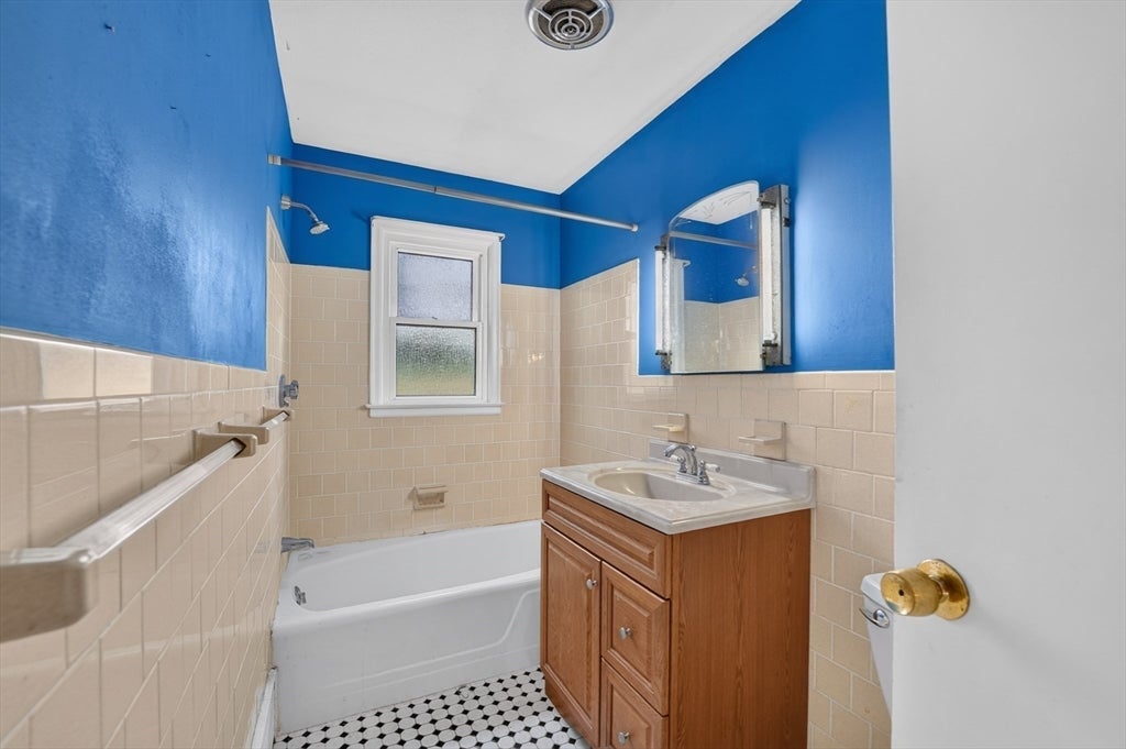 219 North St, Salem, MA, 219 North St, Salem, MA Photo #26