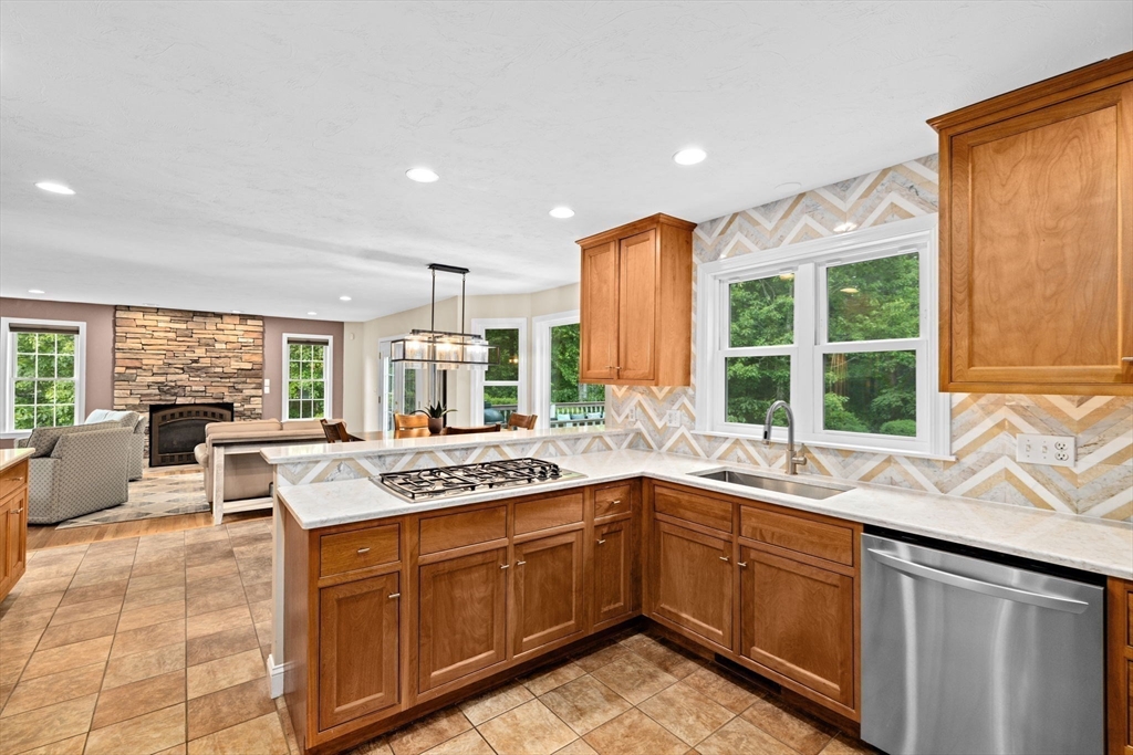 102 Saddleworth Way