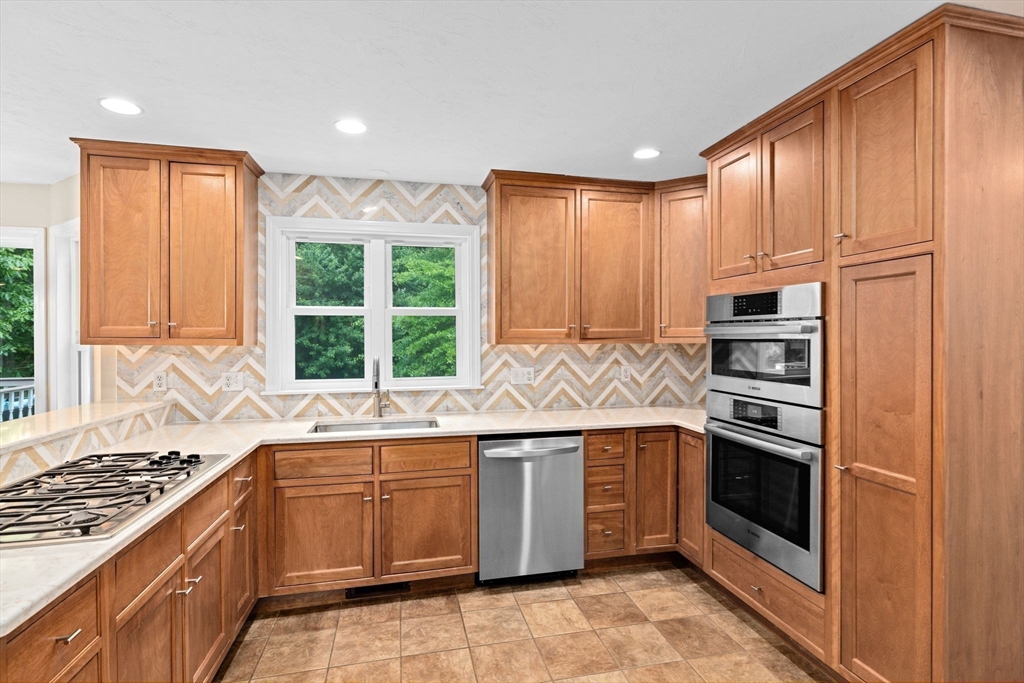102 Saddleworth Way